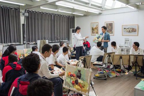 高中绘画专业课程的设计与实践